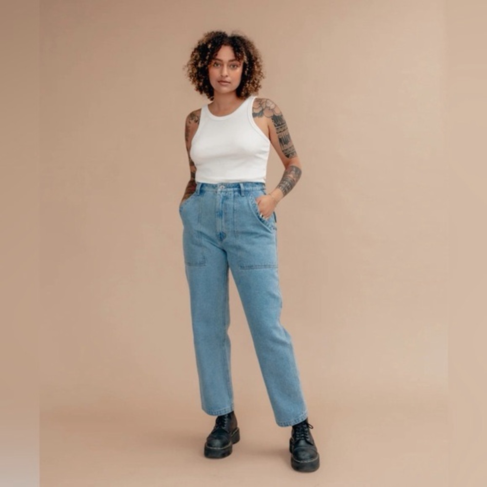Relaxed Straight-Leg Women's Jeans in Light Blue